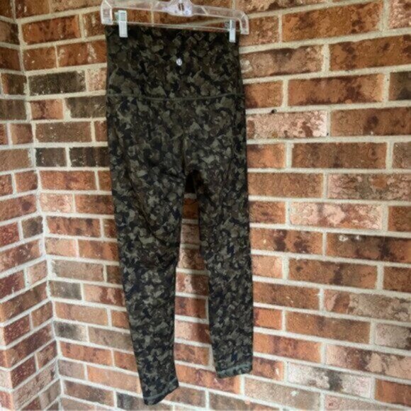 Lululemon  * Wunder Under Pant  Full-On Luon Roll Down EUC - Picture 2 of 14